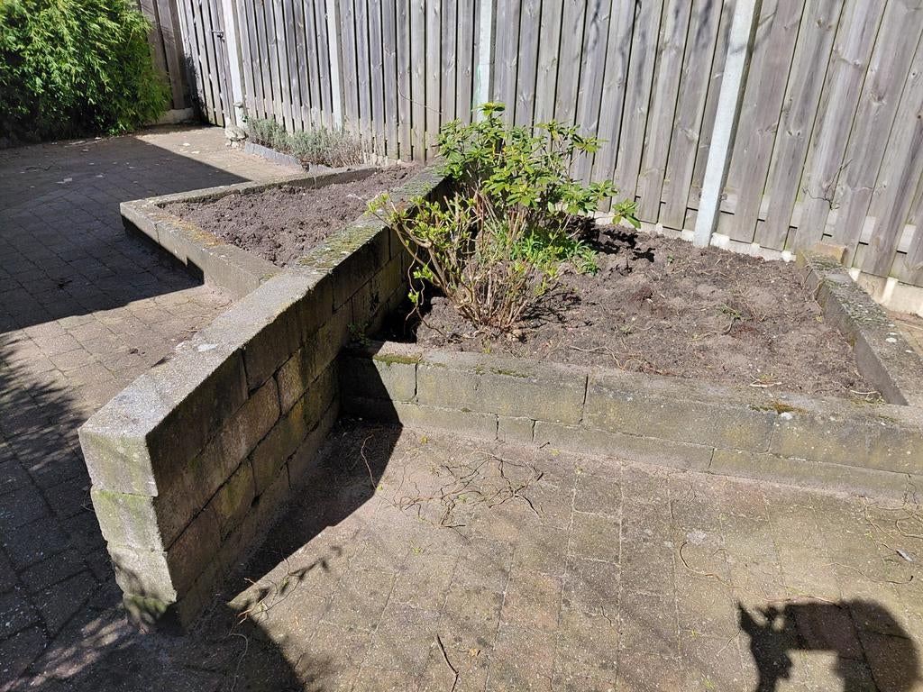 Gratis 20-30 betonnen stapelblokken / bielzen, Tuin en Terras, Bielzen en Borders, Ophalen, Gebruikt, Biels, Beton