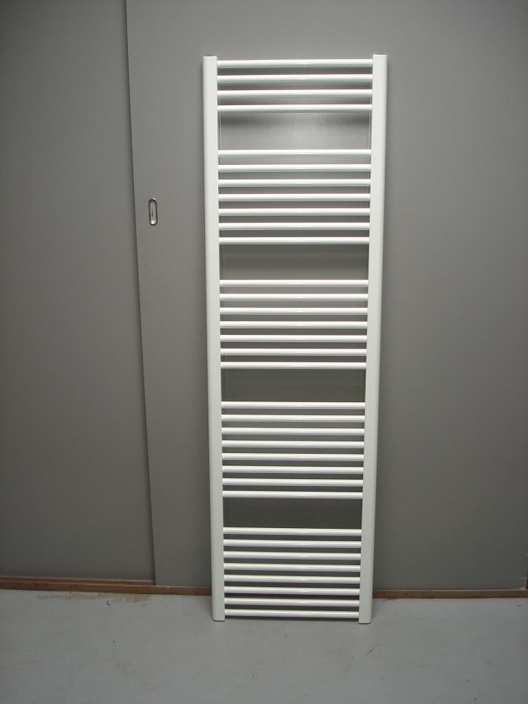 Badkamer radiator 45 cm breed x 169 cm hoog in het wit 766W, Ophalen of Verzenden, Nieuw