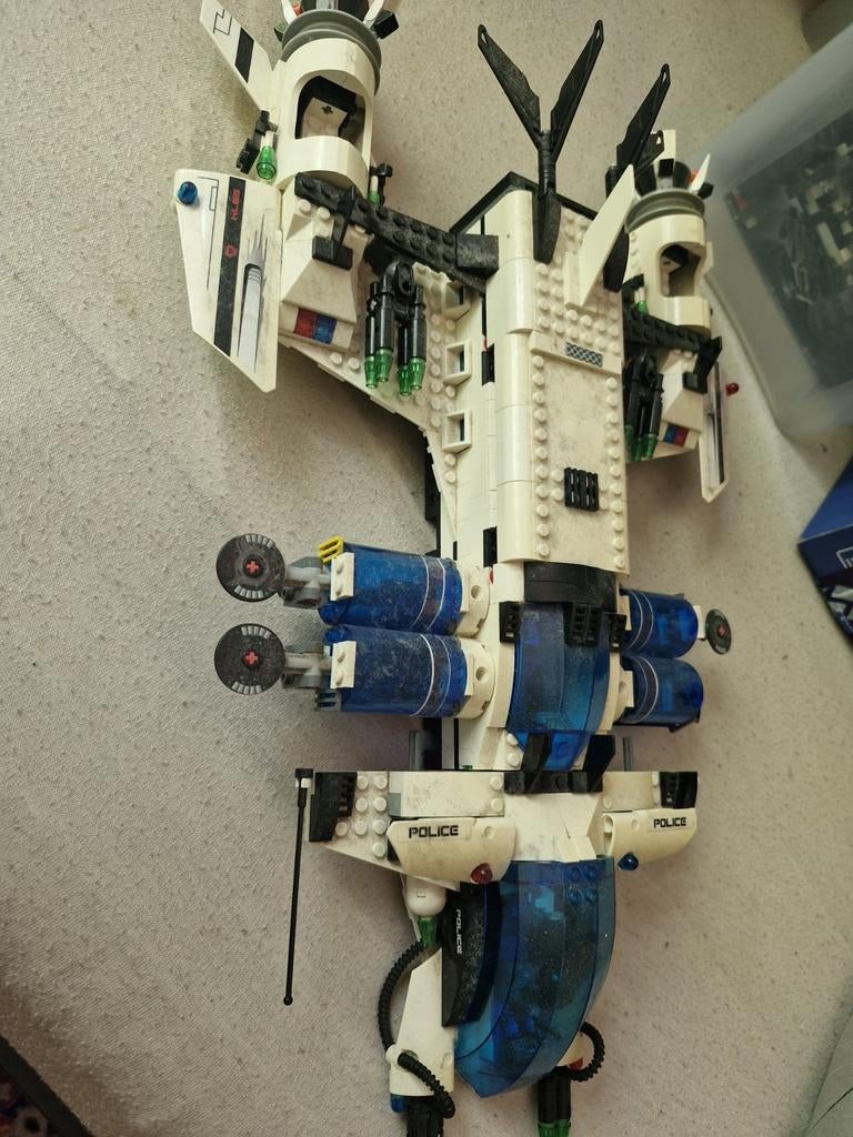 Lego Space Police ruimteschip, Ophalen