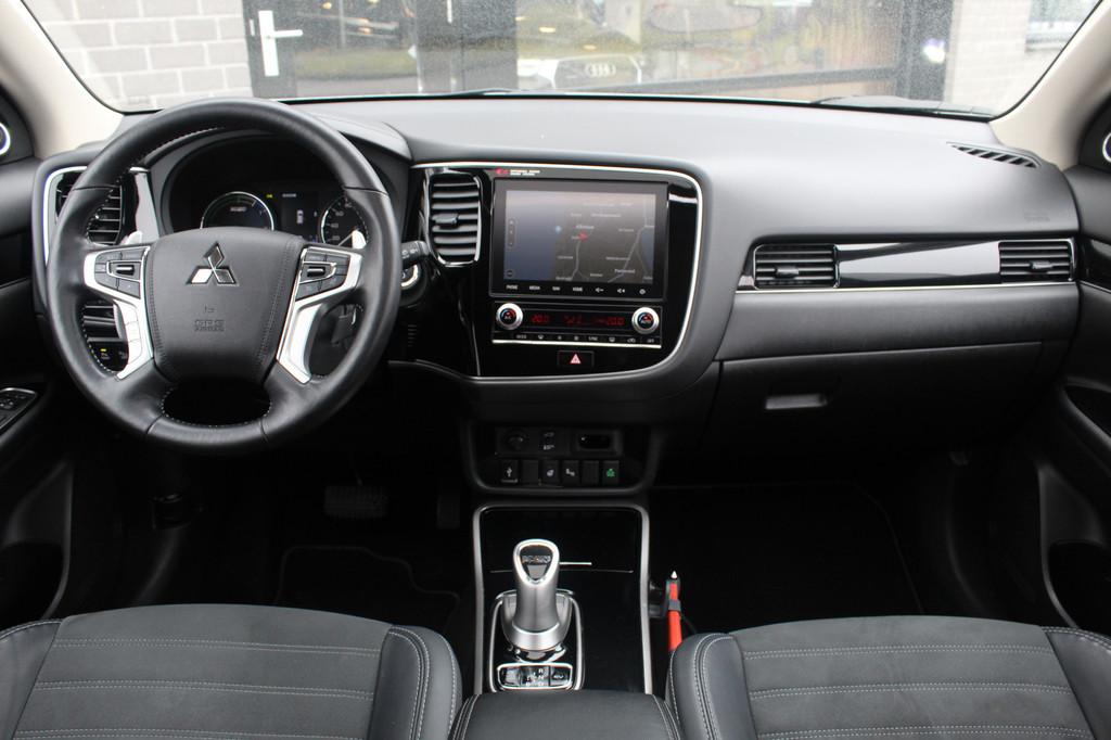 Mitsubishi Outlander 2.4 PHEV Intense+ / Carplay / Schuifdak, Automaat, 135 pk, 4 cilinders, 120 €/maand