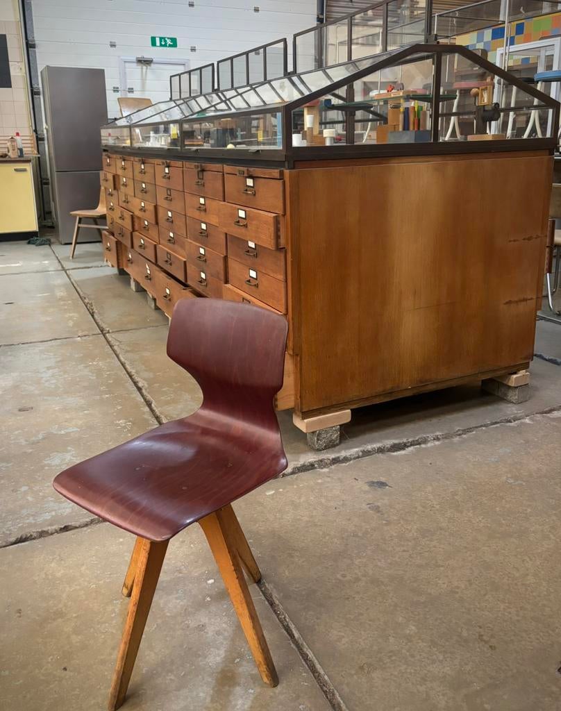 Vintage schoolstoel, Huis en Inrichting, Stoelen, Gebruikt, Eén, Hout, Bruin, Ophalen