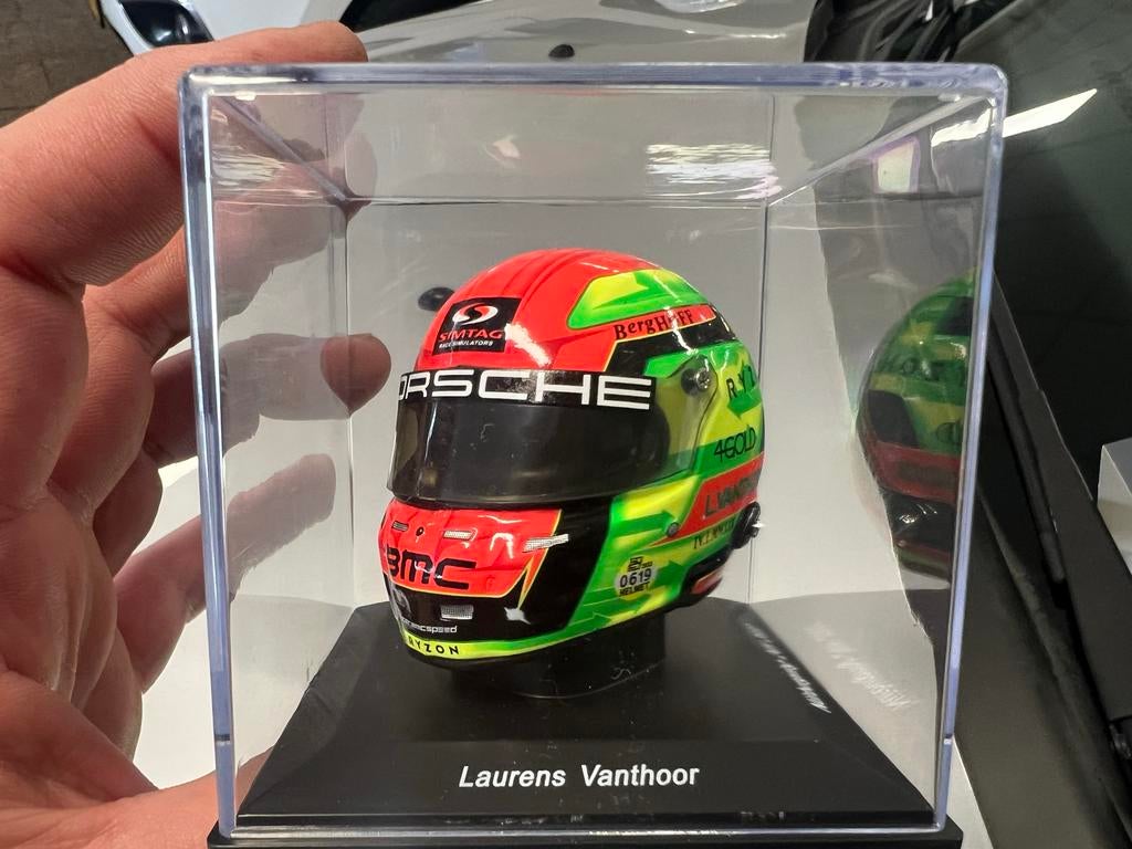 Miniatuur helm Laurens Vanthoor Porsche, Ophalen of Verzenden, Zo goed als nieuw, Auto's