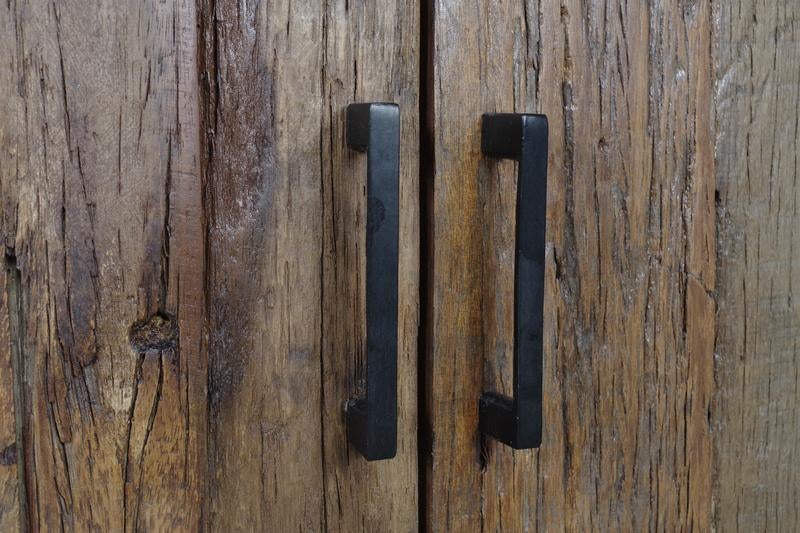 Dressoir 160 cm massief oud hout 4 lade 3 deuren voorraad., Verzenden, 150 tot 200 cm, Nieuw, Dressoir 160 cm massief oud hout 4 lade 3 deuren voorraad.