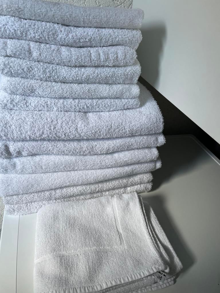 12 delig wiite handdoeken zie op foto’s, Ophalen of Verzenden, Gebruikt, Wit, Handdoek