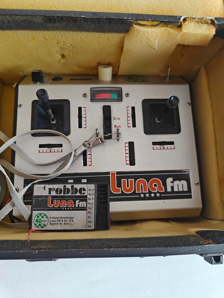 Bateau radiocommandé Laser Cutter Tronico vintage neuf (D'occasion) à