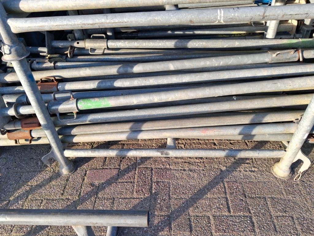 Bouwstempels, Ophalen, IJzer