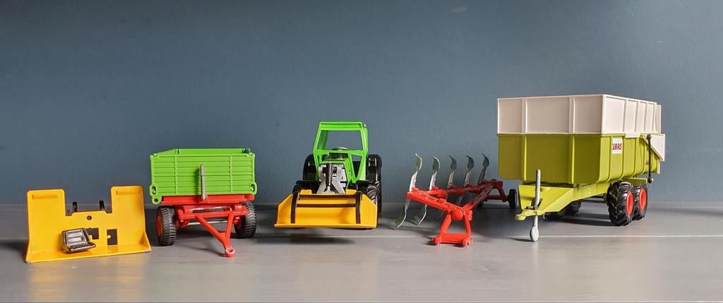 SIKU 1:32 Deutz DX 6.31 met accessoires, Hobby en Vrije tijd, Modelauto's | 1:32, Ophalen of Verzenden, Gebruikt, Tractor of Landbouw