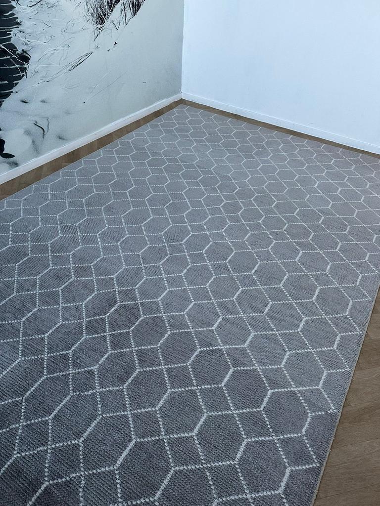 Brinker vloerkleed Laatz grijs bamboo zijde 200x300, Ophalen of Verzenden, 200 cm of meer, Grijs, Rechthoekig