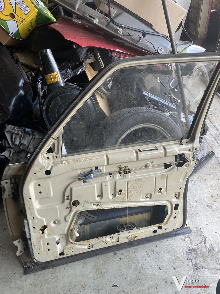 Mercedes W123 Sedan 1982 Portier Rechtsvoor, Auto-onderdelen, Ophalen, Gebruikt, -, Deur