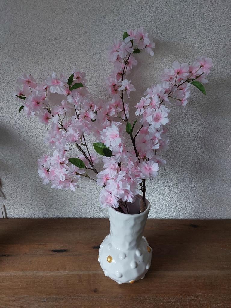 Mooie vaas met kunstbloemen van Intratuin, 50 tot 75 cm, Wit, Aardewerk of Porselein, Ophalen of Verzenden