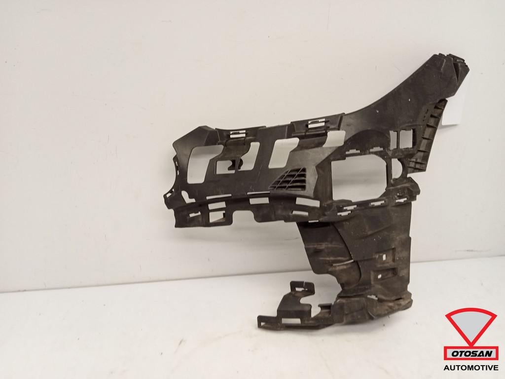 Mercedes C W206 AMG Voorbumper Houder Links A2068856901, Gebruikt, Mercedes-Benz AG, Mercedes-Benz, Links