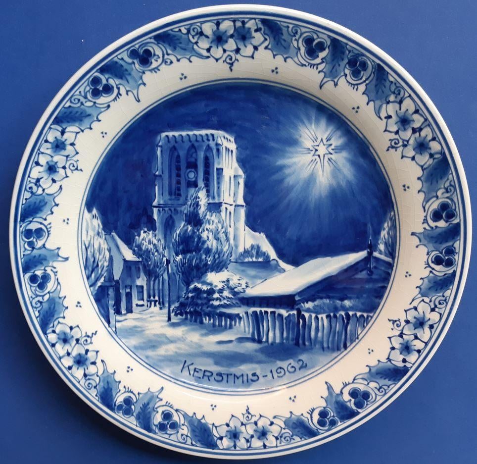 Kerstmis 1962 Porceleyne Fles 25cm (3) Kerktoren in winter, Antiek en Kunst, Antiek | Wandborden en Tegels, Ophalen of Verzenden