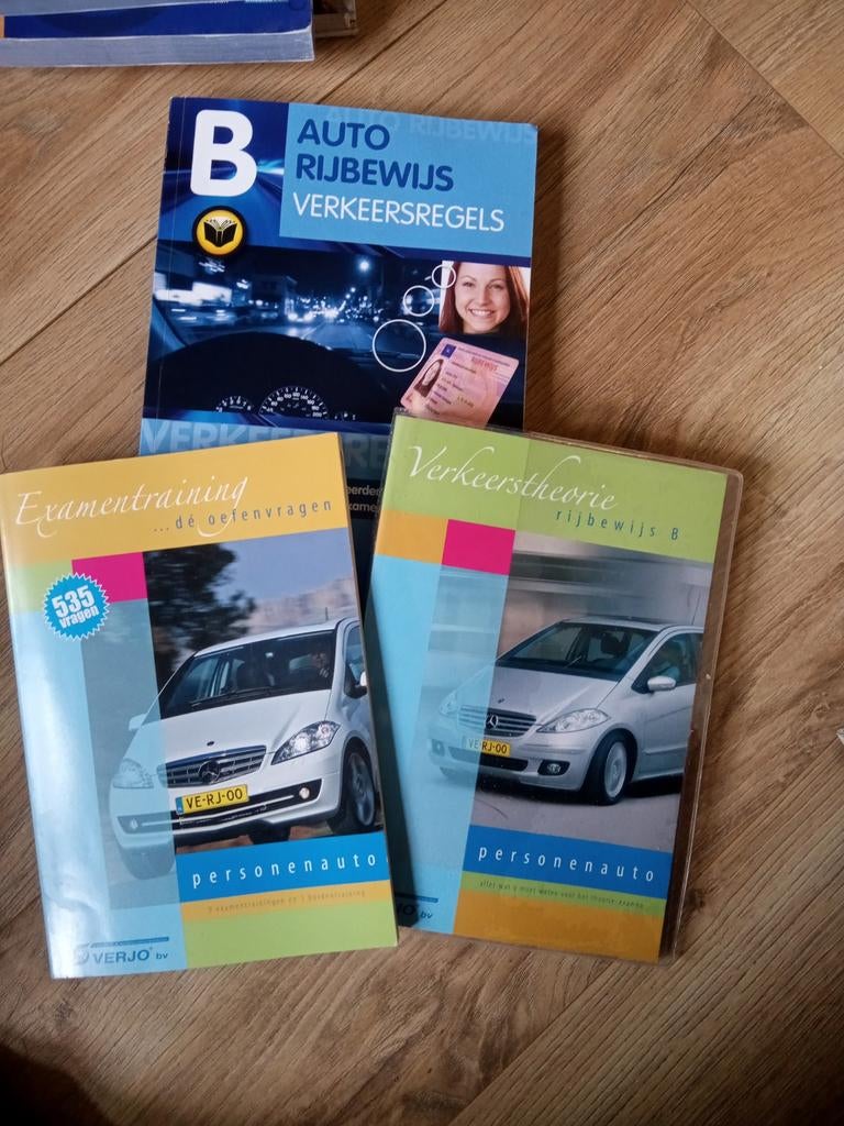 Verkeersregels, theorieboek en oefenvragen en gevaarherkenni, Ophalen of Verzenden