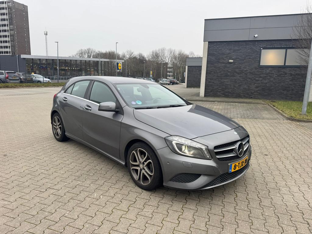 Mercedes-Benz A-klasse 180 4U3, Voorwielaandrijving, Gebruikt, 4 cilinders, Navigatiesysteem