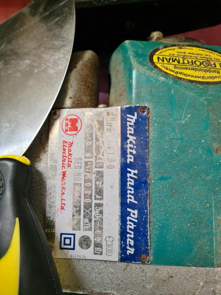 Makita handschaafmachine met goede beitels, Ophalen