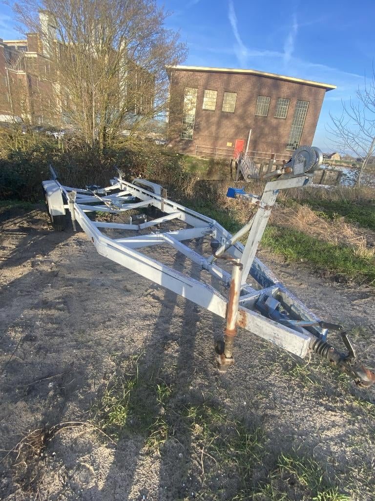 Dubbelassige geremde boottrailer / stallingstrailer, Ophalen, Gebruikt, 1500 tot 3000 kg, Sloepentrailer