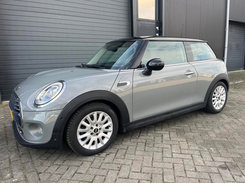 Mini 1.5 Cooper 2015 Moonwalk Grey,euro 6,136pk,sportstoelen, Voorwielaandrijving, Euro 6, 4 stoelen, 49 €/maand