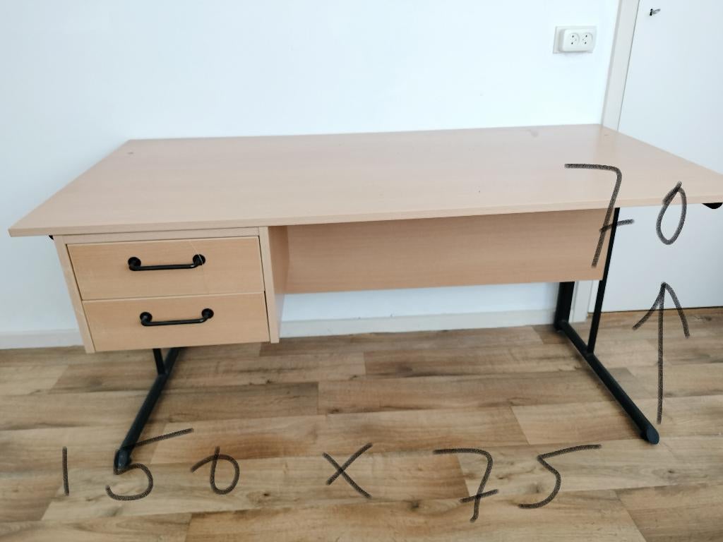 Gratis Bureau, Huis en Inrichting, Bureaus, Overige typen, Gebruikt, Bruin, Overige merken