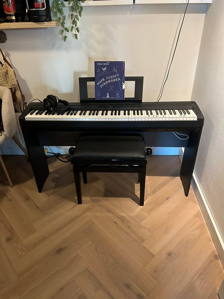 Yamaha digitale piano P45, Muziek en Instrumenten, Piano's, Ophalen, Zo goed als nieuw, Zwart