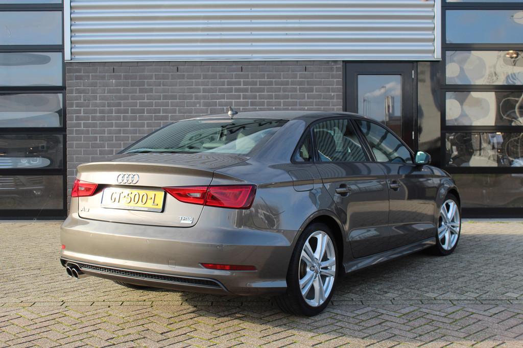 Audi A3 Limousine 1.4 TFSI CoD Ambition Sport Edition / B&O, 4 cilinders, Leder en Stof, Origineel Nederlands, 22 km/l