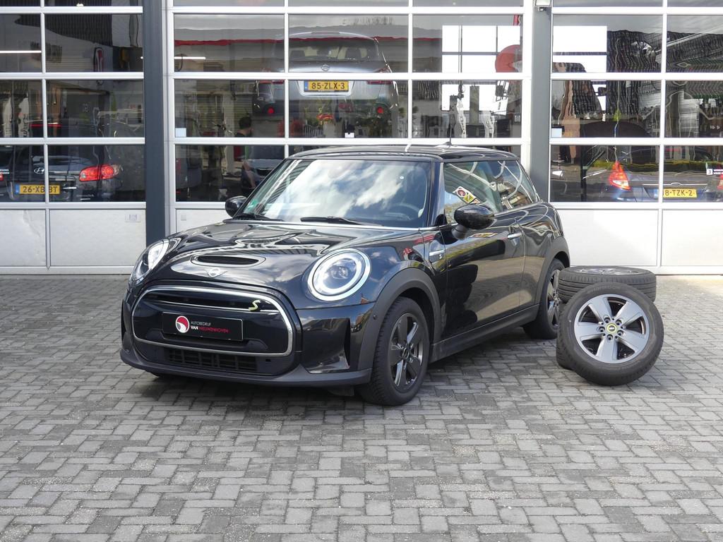 Mini Mini Electric Yours 33 kWh *t/m 10de bouwjaar garantie!, Stof, Gebruikt, 4 stoelen, Zwart