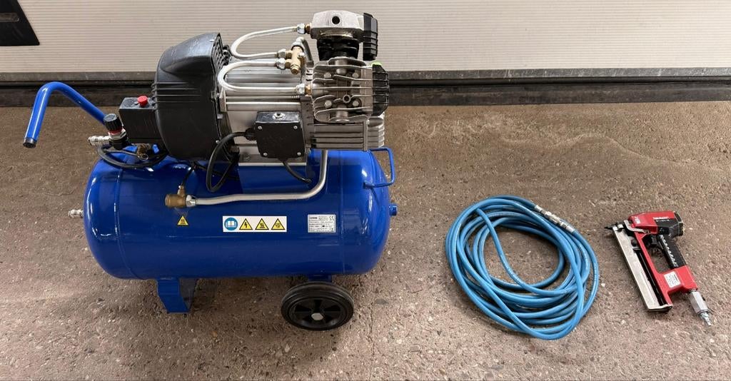 Michelin 50L compressor als nieuw incl. slang en nietmac, Doe-het-zelf en Verbouw, Compressors, Ophalen, ., Zo goed als nieuw