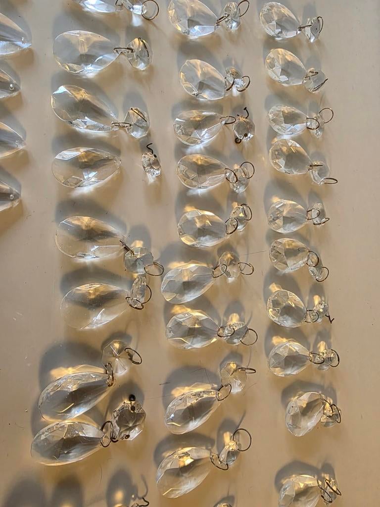 Kristallen druppels voor lamp - 47 stuks, Antiek en Kunst, Antiek | Glas en Kristal, Ophalen of Verzenden