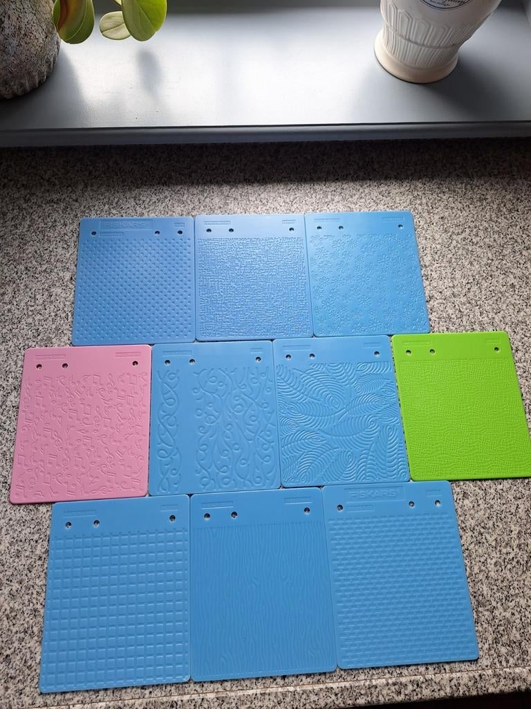 Fiskars Texture Plates - Dubbelzijdig. 12 voor € 15,00, Ophalen of Verzenden, Gebruikt, Frame of Mal