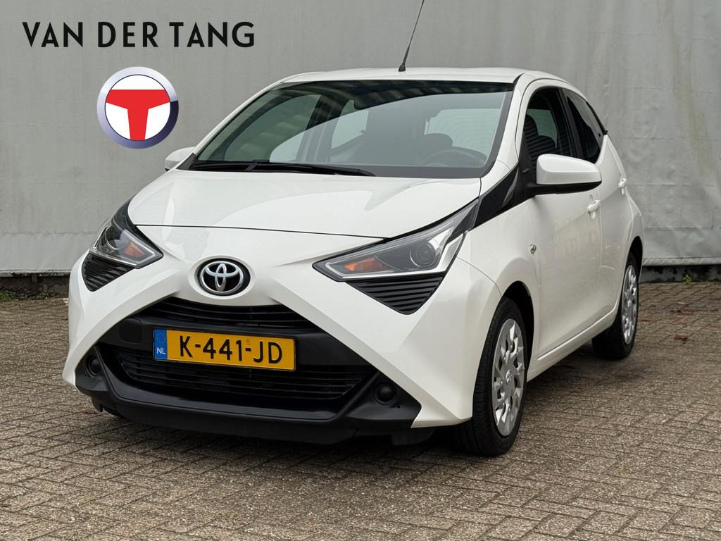 Toyota Aygo 1.0 VVT-i x-play Navi/ Camera / Carplay, Voorwielaandrijving, 12 maanden, Stof, Gebruikt