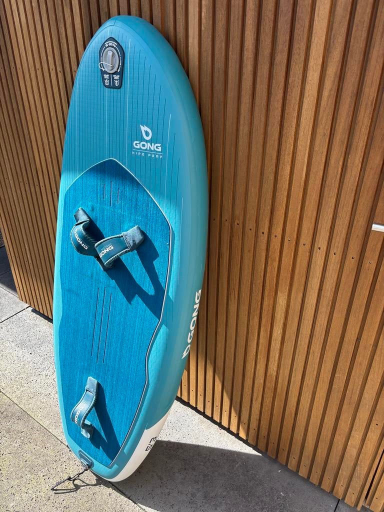 Gong Hipe Perf 5’3 Inflatable Foil/Wing Board - Zo goed als, Ophalen of Verzenden, Zo goed als nieuw, Overige typen, Met draagtas