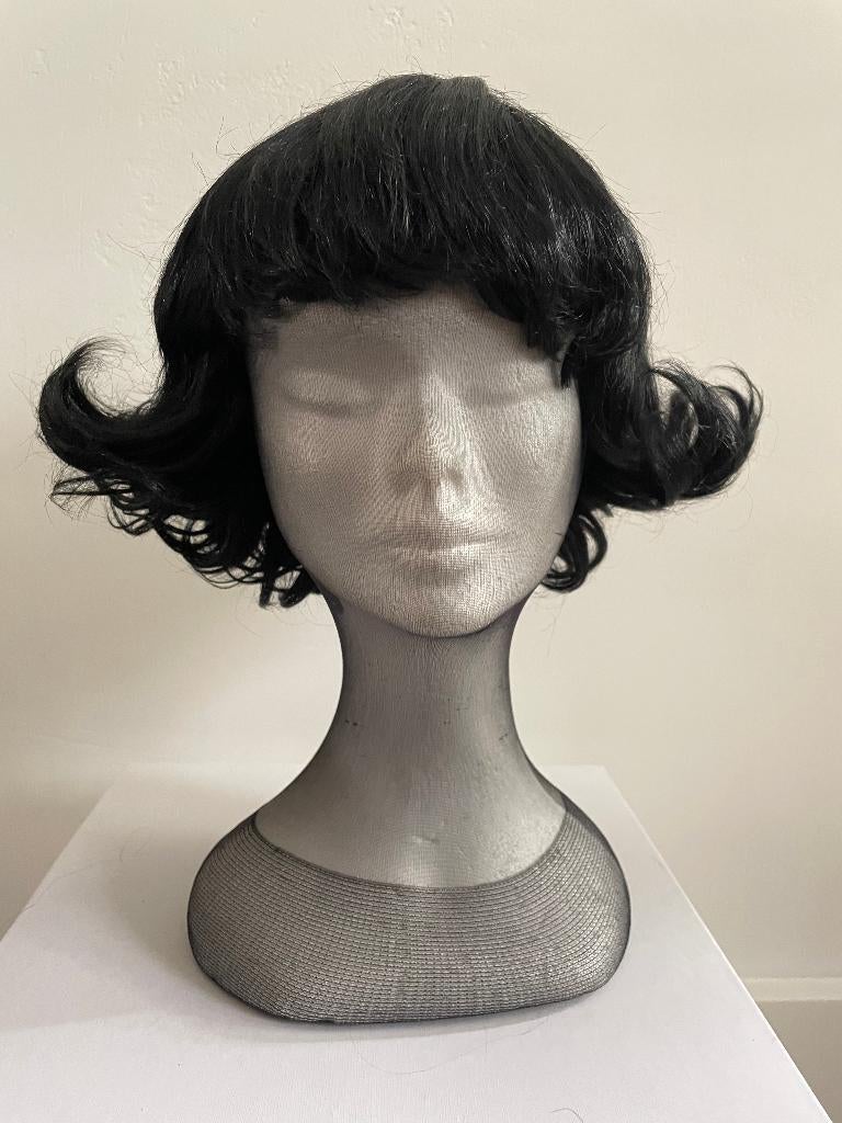 Pruik Zwart Carnaval  Gaypride  Festival NR3, Ophalen of Verzenden, Zo goed als nieuw, Hoed of Pruik, Carnaval