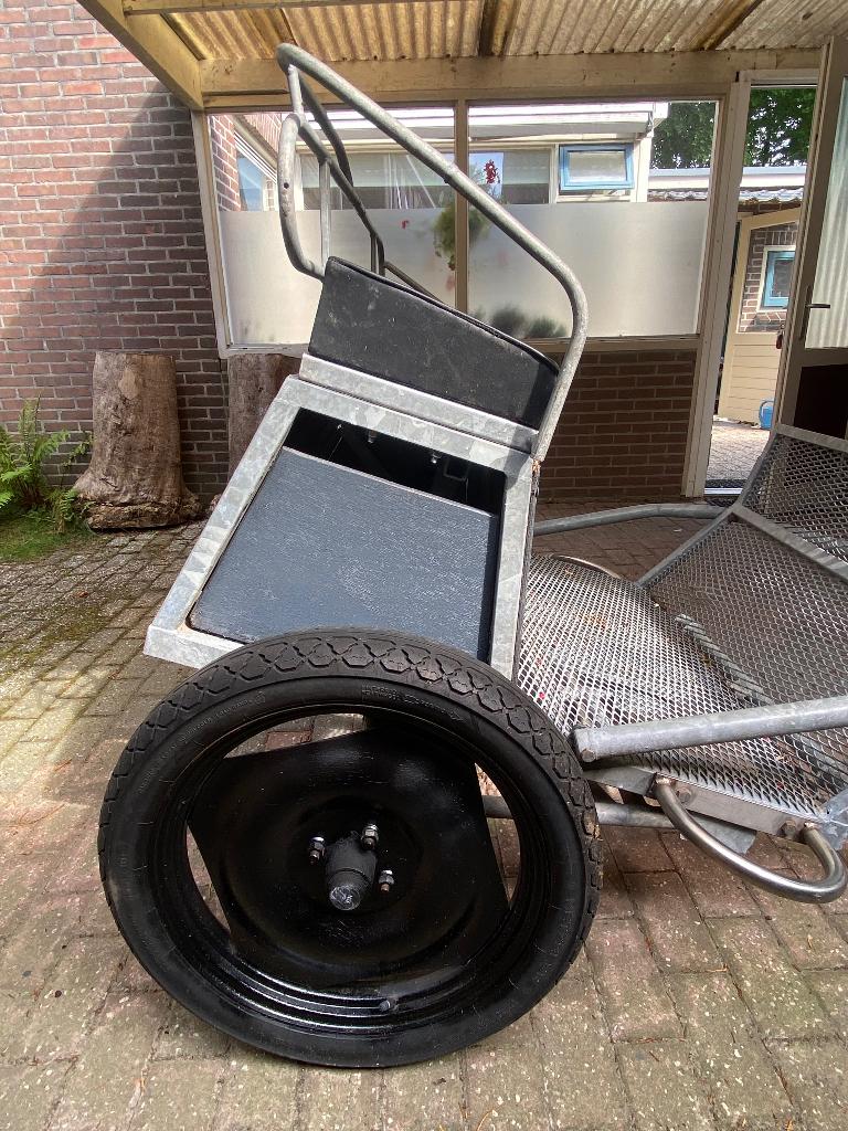 Sulky ponywagen voor kleine (smalle )ponies., Dieren en Toebehoren, Paarden en Pony's | Hoofdstellen en Tuigage, Zo goed als nieuw