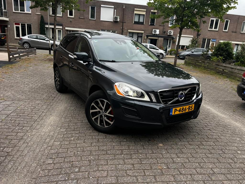 Volvo XC60 D5 Aut6 2012 Grijs, Auto's, Automaat, 15 km/l, 2000 kg, Leder