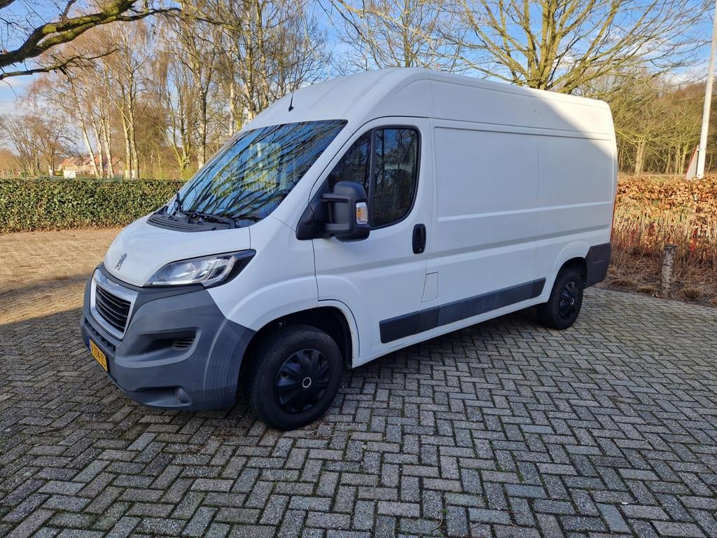 Peugeot Boxer GB 335 L2h1 HDI 130PK 2015, Auto's, Bestelauto's, Voorwielaandrijving, Stof, Zwart, Wit