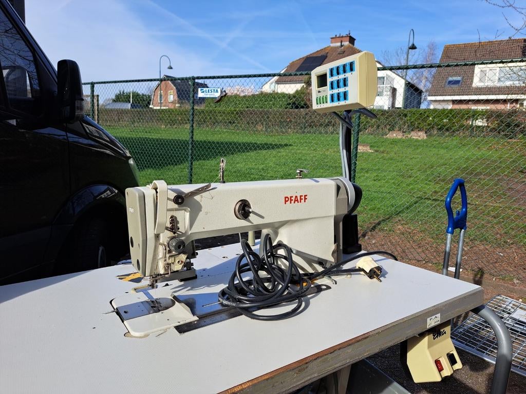 Naaimachines 2 stuks, Ophalen of Verzenden, Gebruikt, Lockmachine, Overige merken