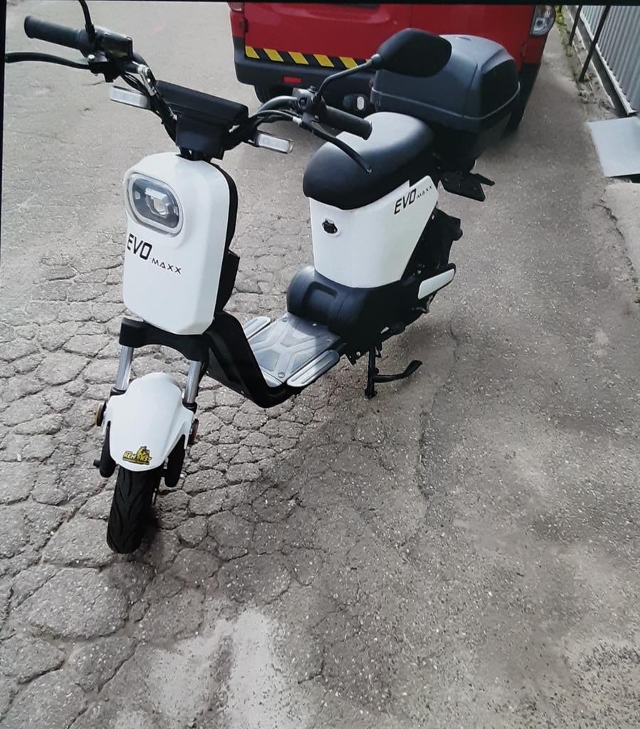 Elektrische scooter, Fietsen en Brommers, Snorfietsen en Snorscooters, Ophalen of Verzenden, Elektrisch, Overige merken