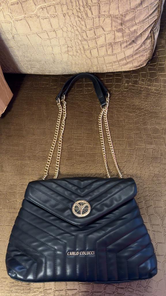 Carlo Colucci Zwarte Gewatteerde Schoudertas met Gouden Kett, Ophalen of Verzenden, Nieuw, Zwart, Schoudertasje