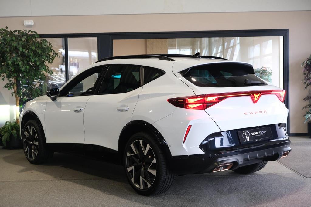 CUPRA Formentor 1.5 TSI e-Hybrid VZ 272PK Pano Vol Leder Sch, Zwart, 4 cilinders, Formentor, 250 km/l