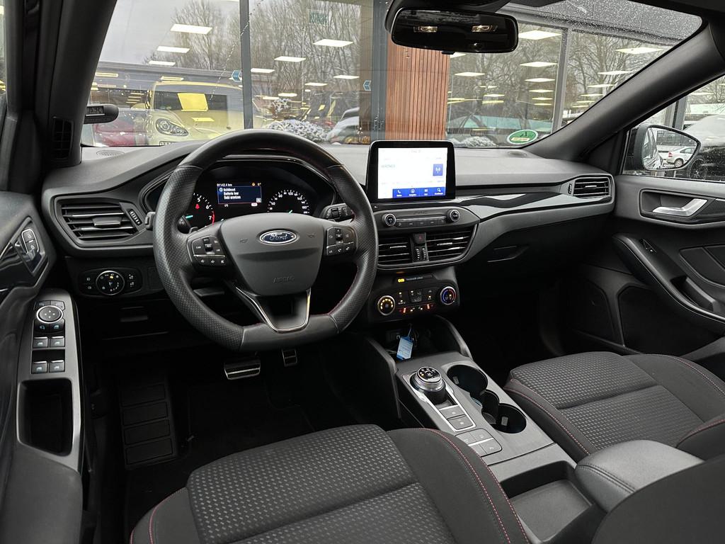Ford Focus Wagon 1.0 EcoBoost ST Line Automaat Stoelverwarmi, Gebruikt, Euro 6, Zwart, 1331 kg