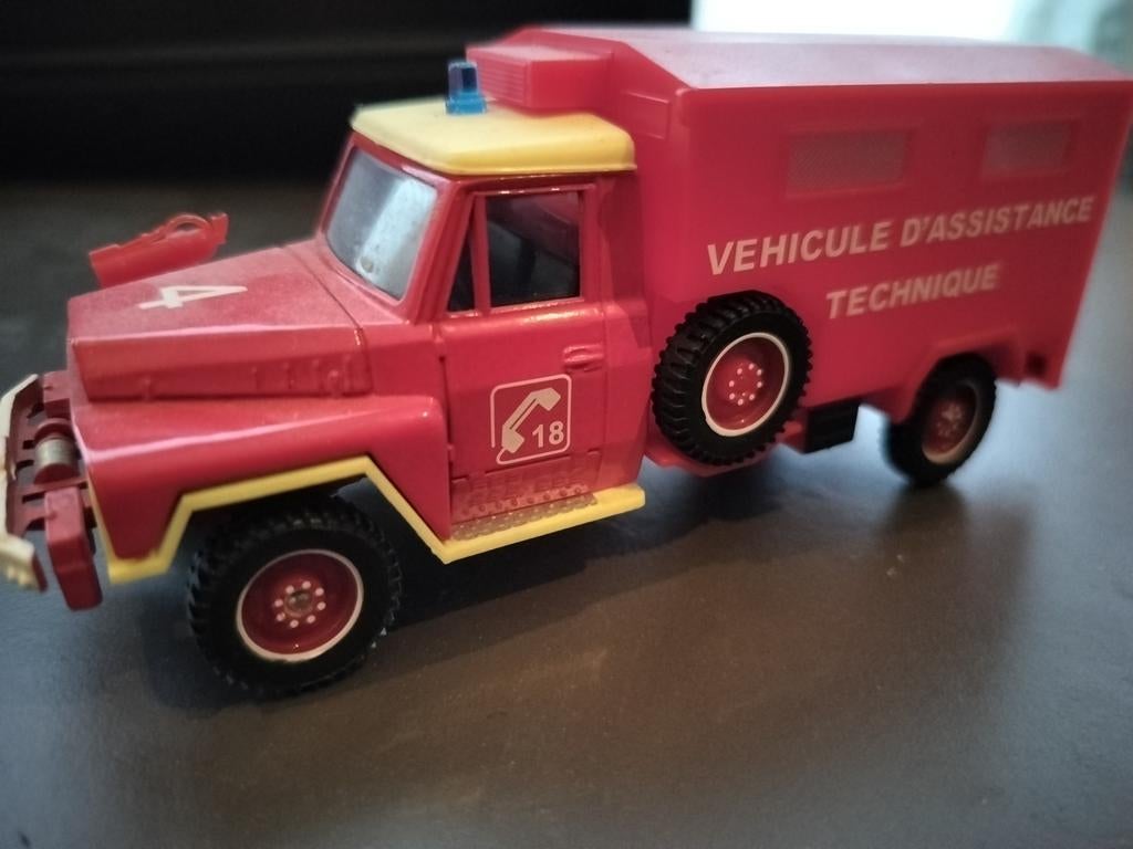 Solido Brandweer auto 1:43 - Collectie opruiming, Hobby en Vrije tijd, Modelauto's | 1:43, Ophalen of Verzenden, Zo goed als nieuw