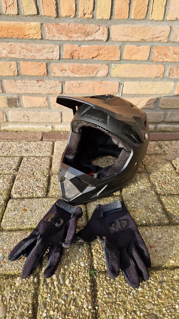 complete set BMX kleding, bescherming, Fietsen en Brommers, Fietsen | Crossfietsen en BMX, Ophalen, Gebruikt, Staal