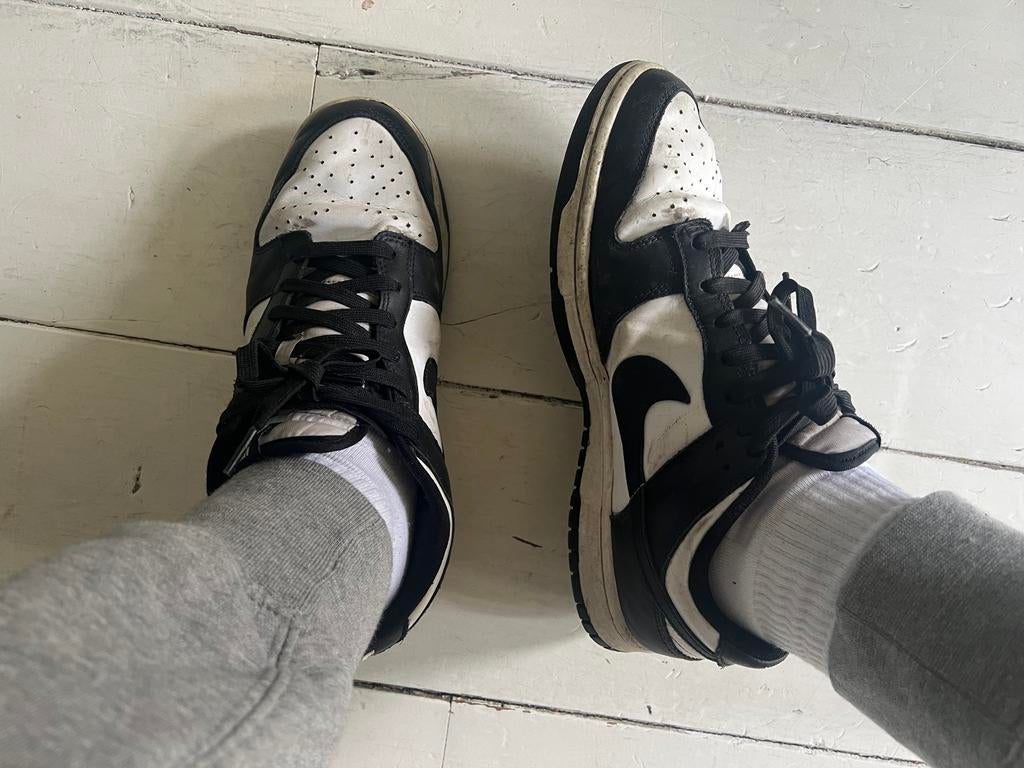 Nike Dunk Low 44, Zwart, Ophalen of Verzenden, Sneakers of Gympen, Gedragen