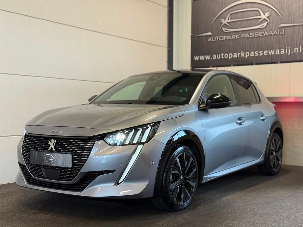 Peugeot 208 1.2 PureTech GT-Line Pano, ACC, Apple Carplay, V, Gebruikt, Zwart, 1133 kg, Leder en Stof