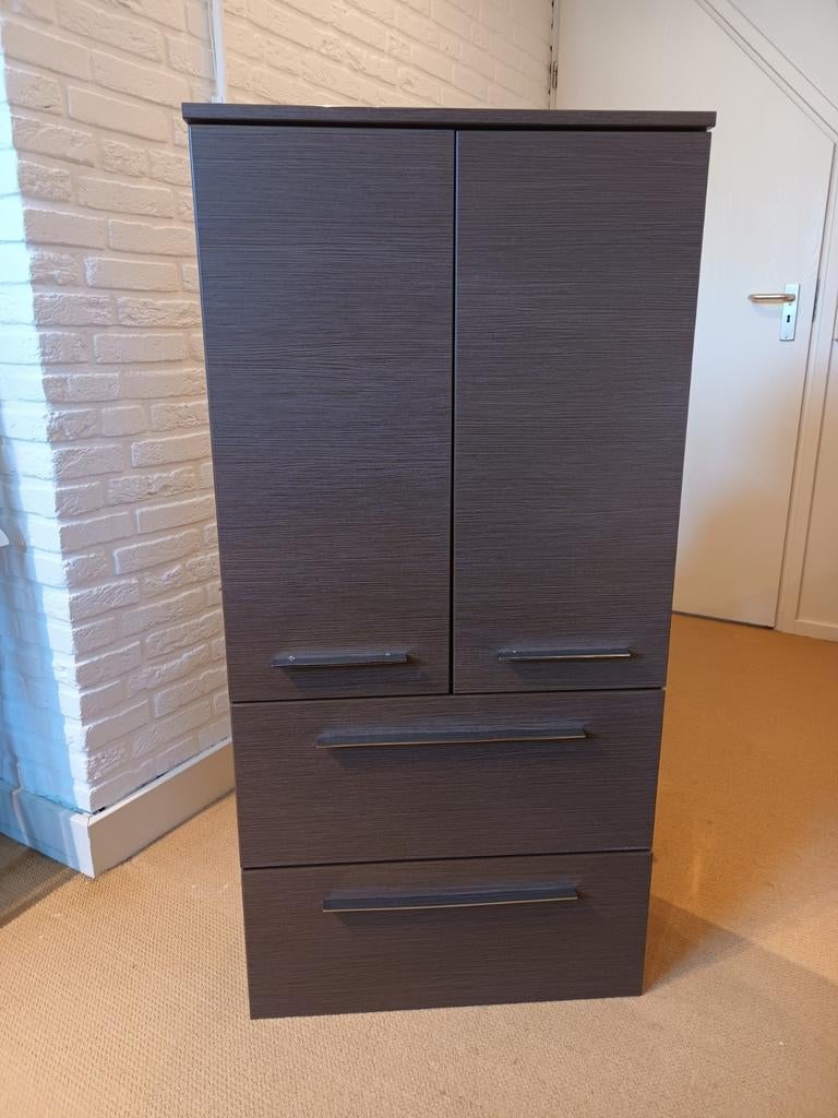 Badkamerkast, veel opbergruimte, hangend, Ophalen, (Half)hoge kast, Minder dan 50 cm, 150 tot 200 cm