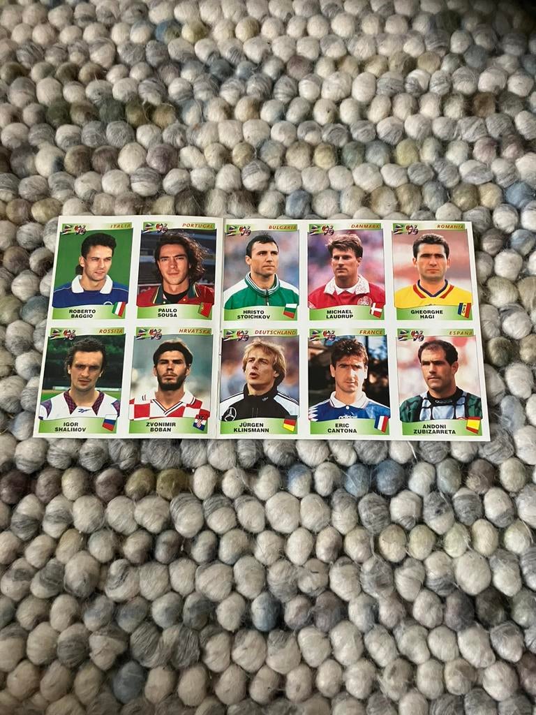 Panini ek 1996 vel met 10 cantona stoichkov, Verzamelen, Ophalen of Verzenden, Zo goed als nieuw, Buitenlandse clubs, Poster, Plaatje of Sticker