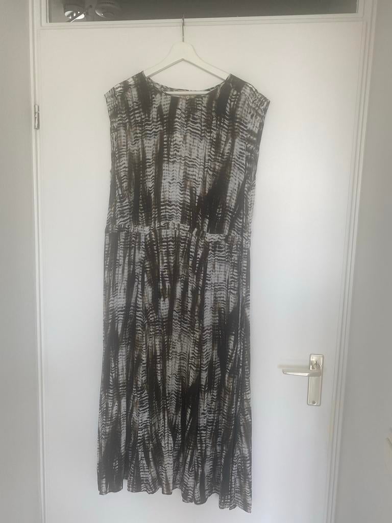 Mooie lange jurk van Cartoon maat 44, Beige, Maat 42/44 (L), Ophalen of Verzenden, Zo goed als nieuw