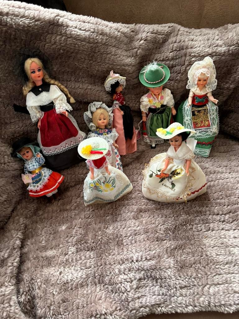 poppen klederdracht, Ophalen of Verzenden, Gebruikt, Overige typen