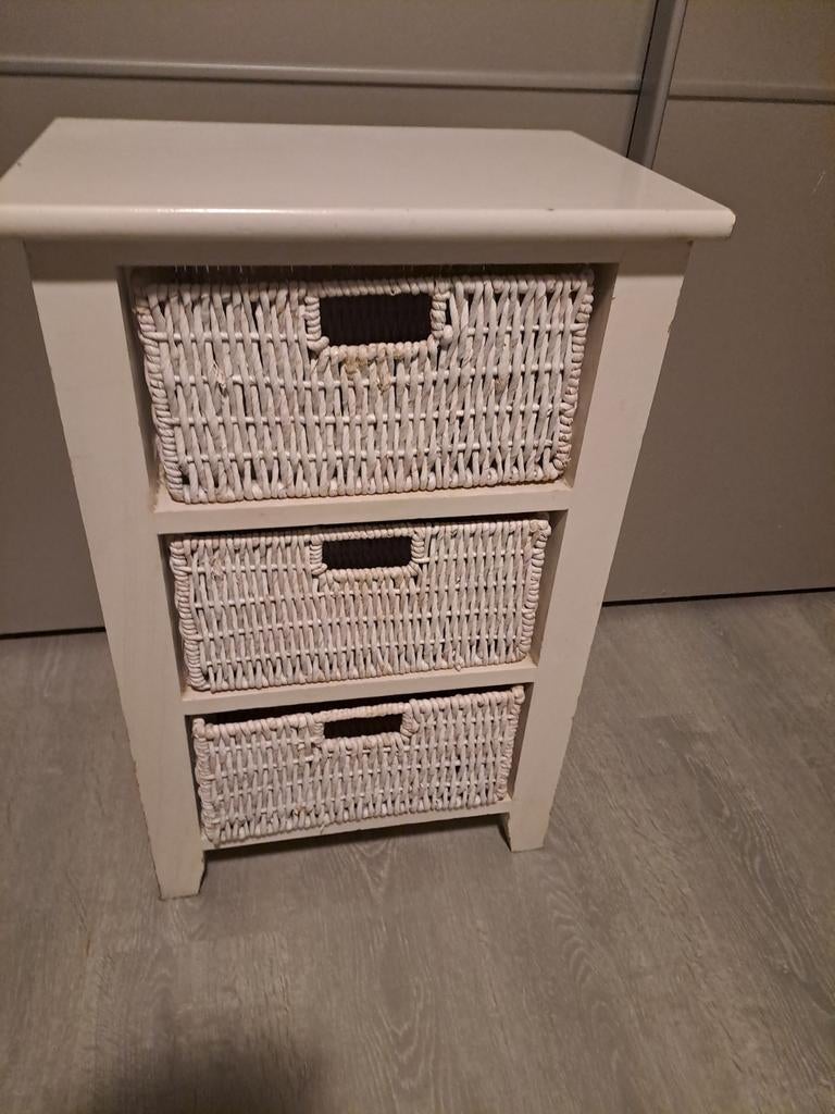 Te koop leuk kastje., Huis en Inrichting, Kasten | Ladekasten, Gebruikt, Minder dan 100 cm, Minder dan 50 cm, 25 tot 50 cm, Overige houtsoorten