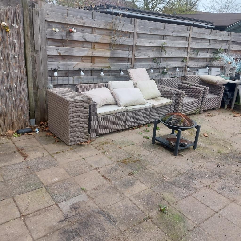 GratisGRIJZE LAGE GEBRUIKT LOUNGSET 3 PERS. 2 X 1 PERSOONS, Ophalen of Verzenden, Gebruikt