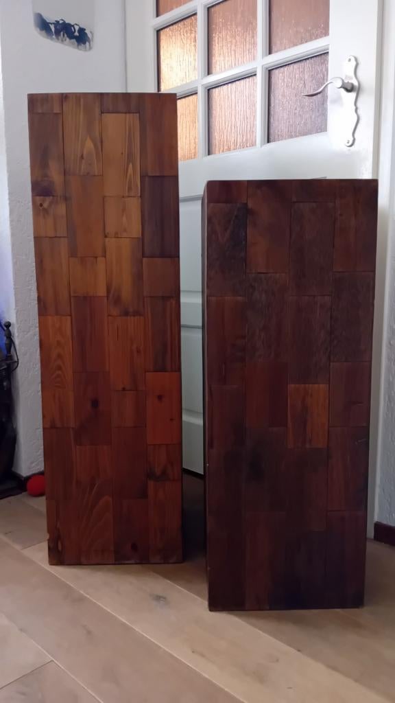 Decoratieve zuilen.  Hout., Ophalen
